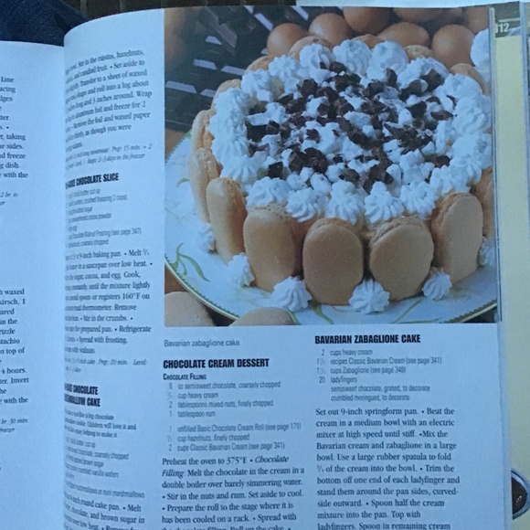 NEW- Excellent Condition - Vintage- Hardcover Readers Digest “Cakes”- 360 Pages - Picture 6 of 6